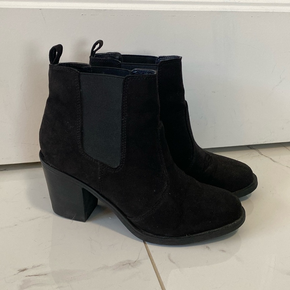 Chelsea boots